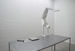 Jan S. Hansen / Prisma (Past Presents Future), 2021, stål, mannequin, spejl, hammer, kufferter (foto: Kunsthal NORD)
